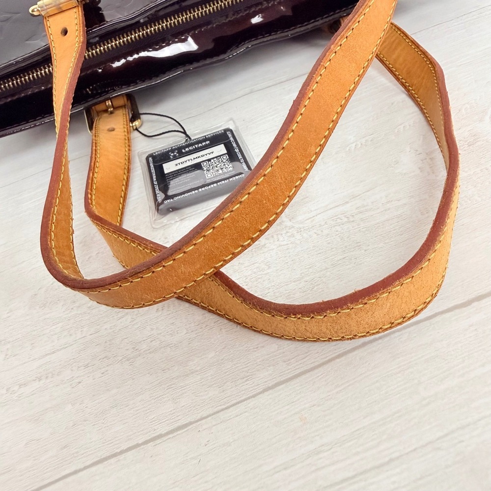 Louis Vuitton Brentwood Tote Amarante Monogram Vernis Patent Leather Bag Red - Picture 9 of 16